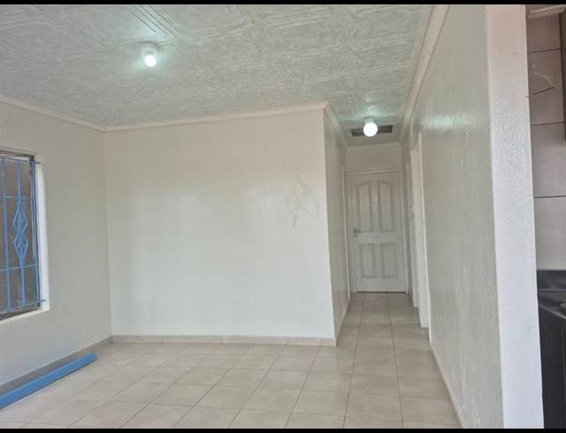 3 BEDROOM HOUSE FOR SALE IN ENNERDALE EXT 8